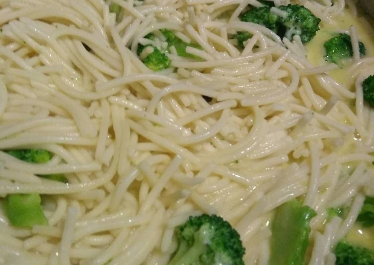 Spaghetti a la mantequilla con brócoli