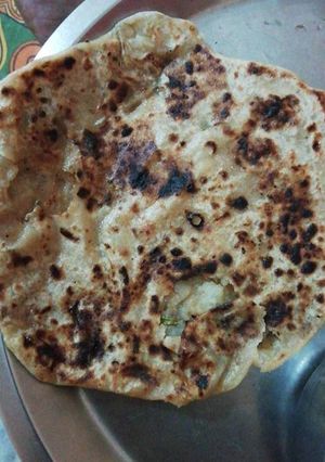 A picture of Aloo paratha.