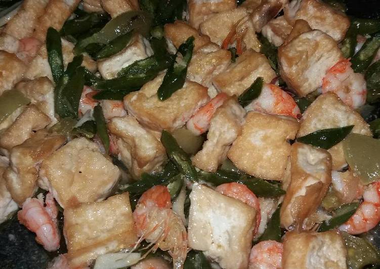 Langkah Mudah untuk Membuat Udang Tahu tumis Cabe hijau yang Bikin Ngiler