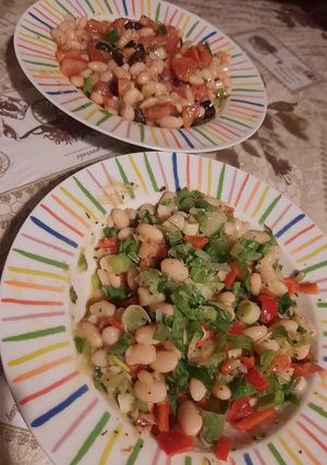 Φωτογραφία της συνταγής Σαλάτα με φασόλια & βάλε ό,τι θές!