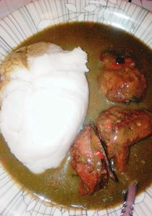 A picture of Tuwon shinkafa miyan kuka.