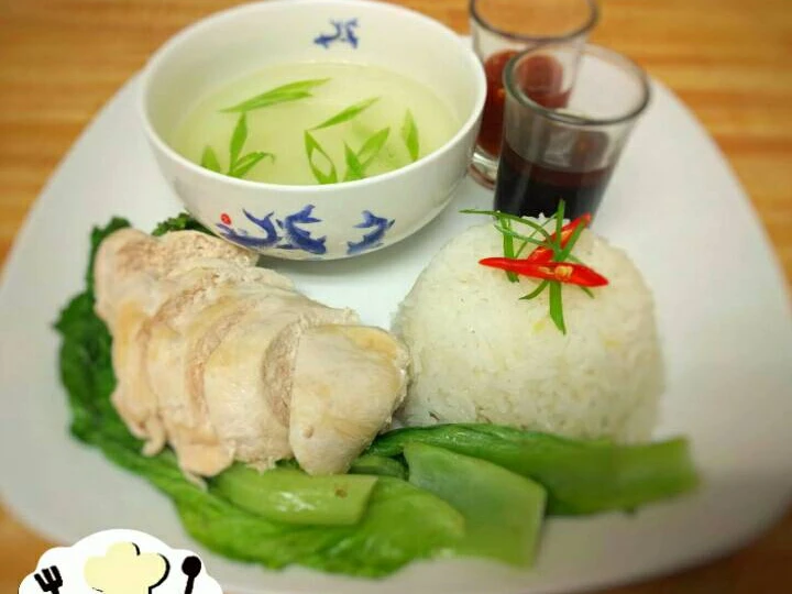 Cara Gampang Menyiapkan Resep Nasi Ayam Hainan *rice cooker* yang Enak Banget Anti Ribet, Lezat