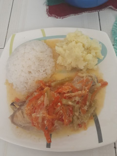 Una foto de Pollo con verduras