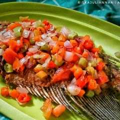รูปของ Gurame goreng sambal dabu-dabu