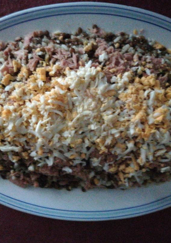 Una foto de Ensalada de lentejas, arroz y atún