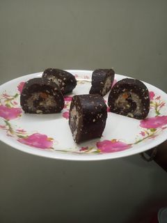 சாக்லேட் கோகனட் ஸ்விஸ் ரோல் கேக் செய்முறை முக்கிய புகைப்படம்