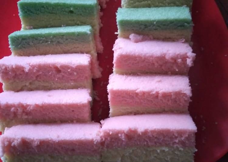 Kue kukus rainbow