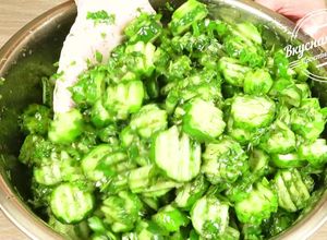 Фото Огурцы с чесноком на зиму. Острая закуска | Cucumbers with garlic for the winter. Spicy appetizer.