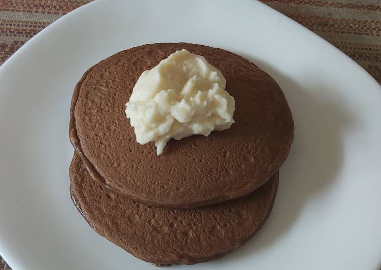 33. Pancake Coklat Keto