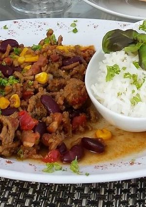 Une photo de Chili con carne façon tajine