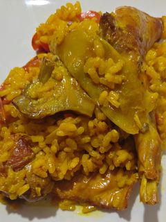 Una foto de Arroz con conejo