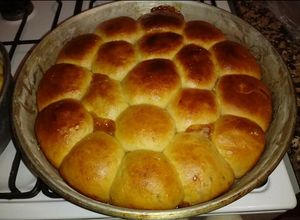 Una foto de Torta en bollos con dulce