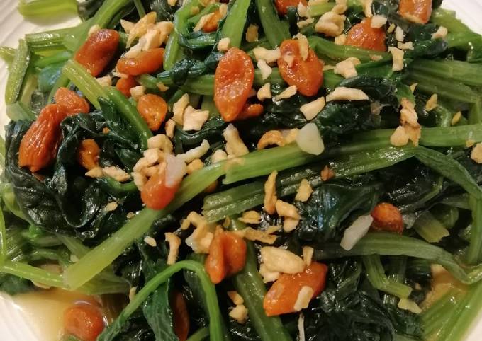 Step-by-Step Guide to Make Perfect Spinach in Goji Berries