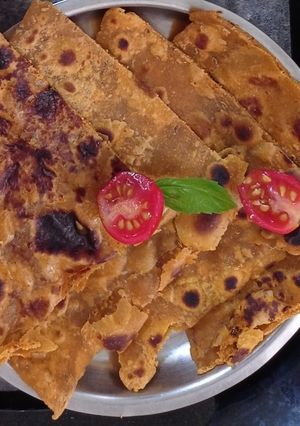 A picture of Namkeen Dal ki Roti (tikhat mithachi Poli).