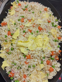 Una foto de Arroz tres delicias (Arroz chino)