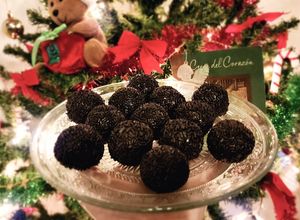 Una foto de ✨ Brigadeiros doble chocolate 🍫 Receta de Celebración ✨