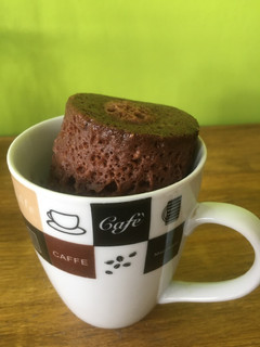 Una foto de Torta en taza de chocolate