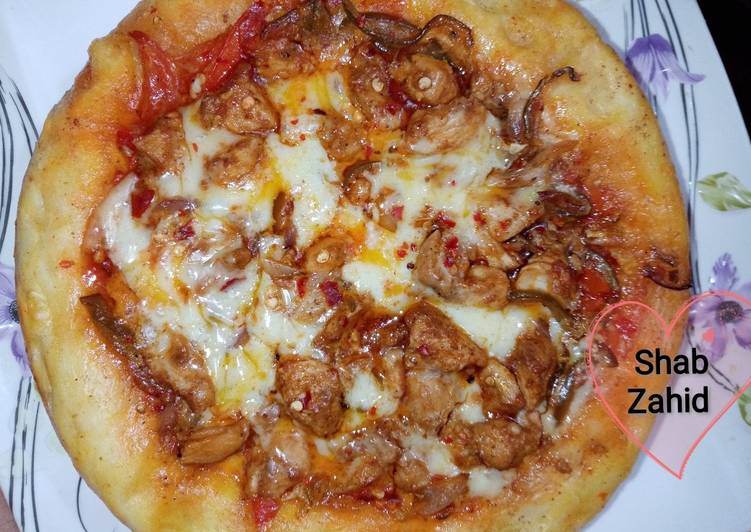 Recipe of Perfect Chicken Tikka Pizza baked in Pateela