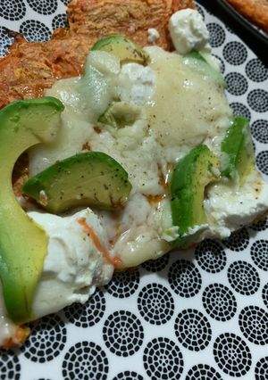Una foto de Pizza con base de zanahoria