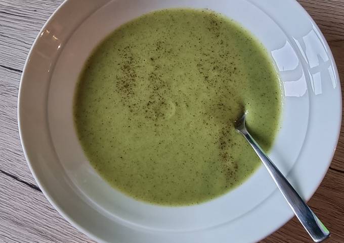 Courgette and Broccoli Soup