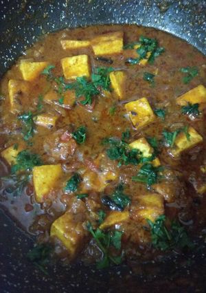 A picture of Paneer masala.