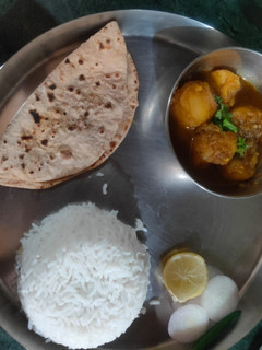 दम आलू (Dum Aloo recipe in hindi) रेसिपी मुख्य फोटो