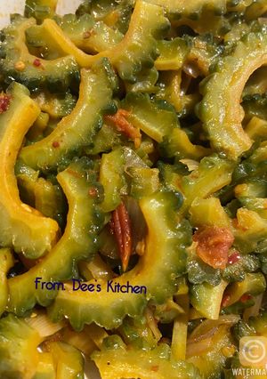 A picture of Stir fry bitter gourd (Paria).