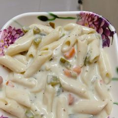 A picture of White Sauce Pasta.