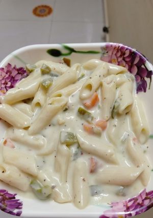 A picture of White Sauce Pasta.