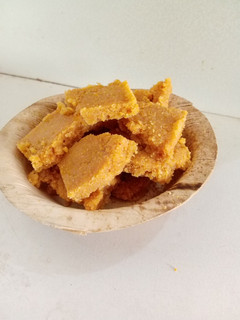 મોહનથાળ (mohanthal recipe in Gujarati) રેસીપી મુખ્ય ફોટો