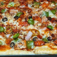 A picture of Spicy jalapenos pizza.