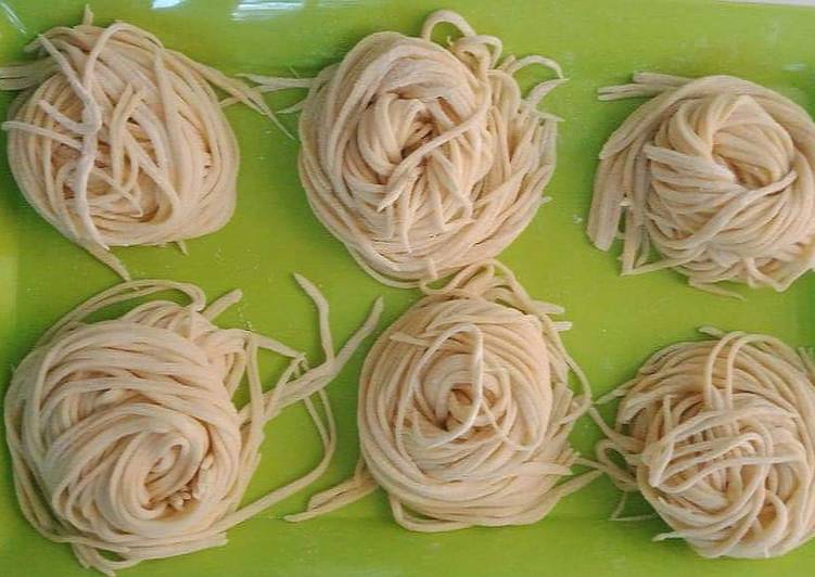 Resep: LezatMie mentah homemade😁