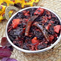 A picture of Aloo Laal Saag Bhaaji.