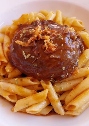 Una foto de Macarrones "revolcones" con carrilleras guisadas en Oporto