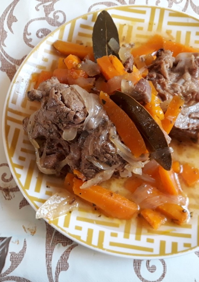 Una foto de Carne a la cacerola