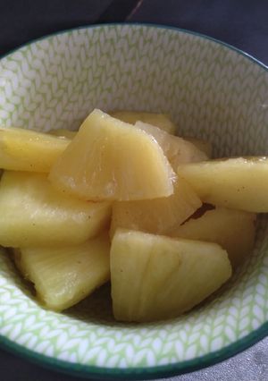 Une photo de Ananas poêlé a la cardamome
