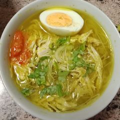 A picture of Chicken Soto Soup.