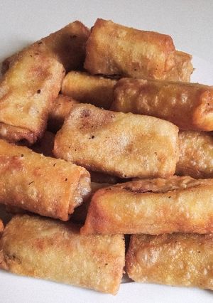 A picture of Beef spring rolls.