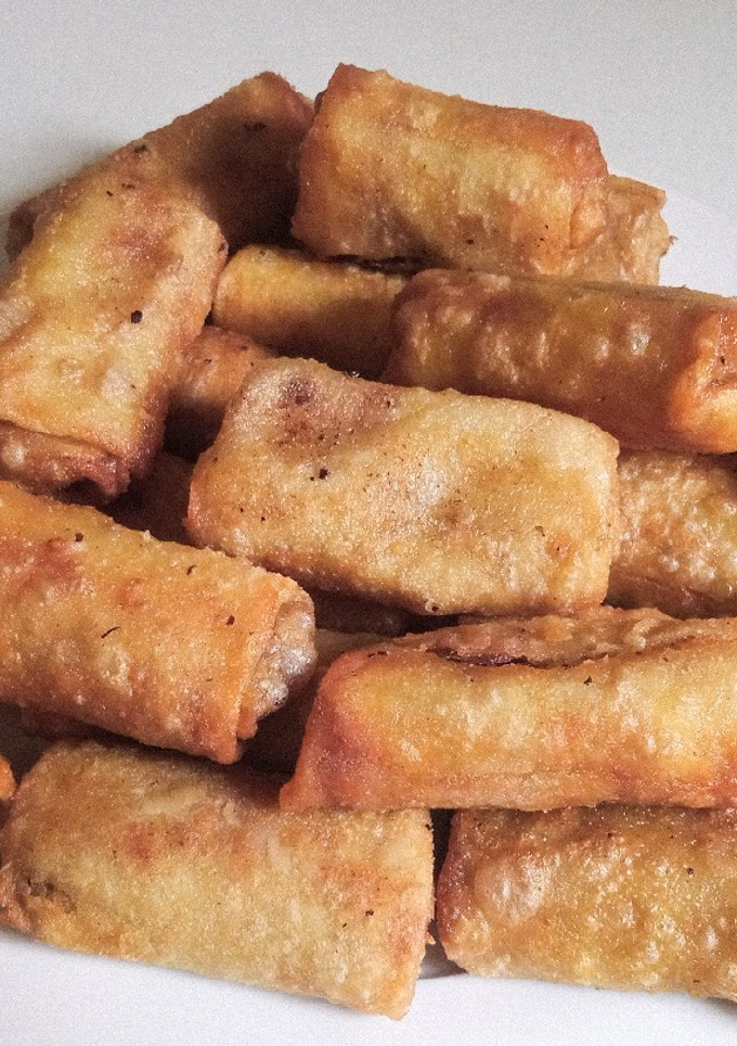 A picture of Beef spring rolls.