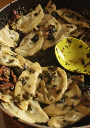 Una foto de Agnolottis 2, al aglio olio y apancetados