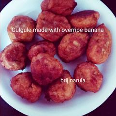 A picture of Sweet Gulgule made with overripe banana.