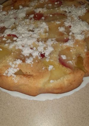 Фото Шарлотка с яблоками.