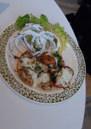 A picture of Chilli cheese chicken tikka.