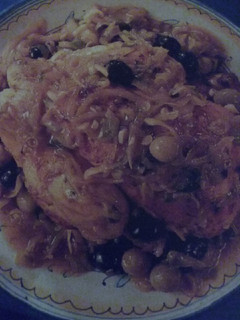 Una foto de Pollo con aceitunas