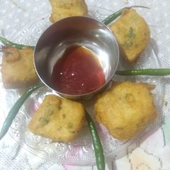A picture of Bread pakodas.