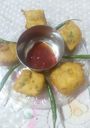 A picture of Bread pakodas.