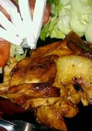 Una foto de Pollo con piña 🍍🐥🍍