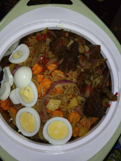 A picture of Jallop rice with egg.