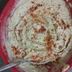 A picture of Hummus.