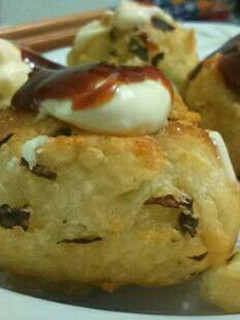 Una foto de Takoyaki sin gluten fácil y rápido sin sartén especial